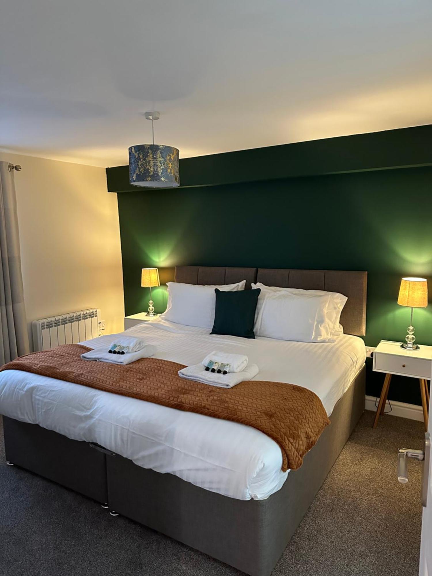 Апартаменты Orange Lilly In Stroud With Free Parking Экстерьер фото